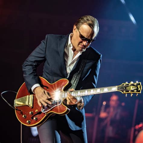 Gig review: JOE BONAMASSA - Royal Albert Hall, London, 25 April 2019 ...