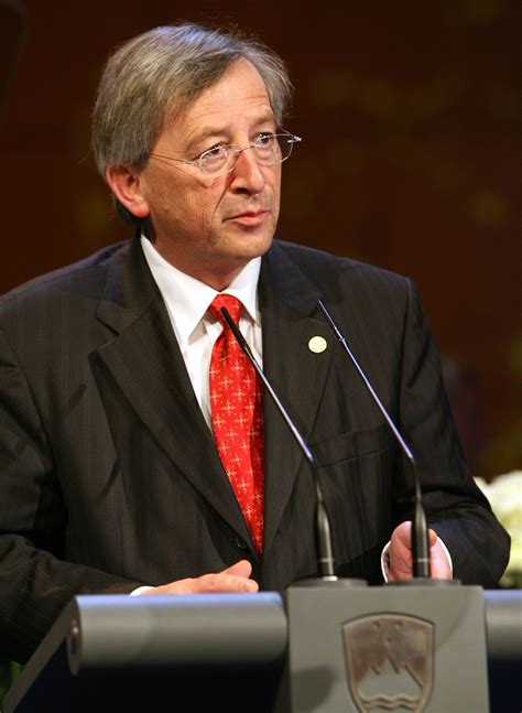 Jean-Claude Juncker a fost ales candidatul PPE la presedintia Comisiei ...