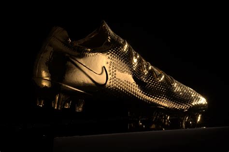 Harry Kane: Striker Wins the Golden Boot - Thomas Lyte