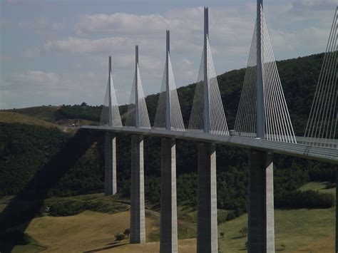 Construction of the Millau Viaduct | The Robservatory