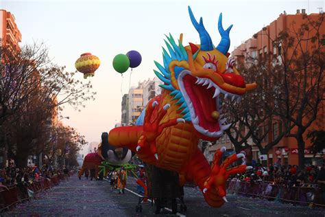 Vídeo: La Gran Cabalgata del Carnaval de Cádiz 2019 - La Voz del Carnaval de Cádiz