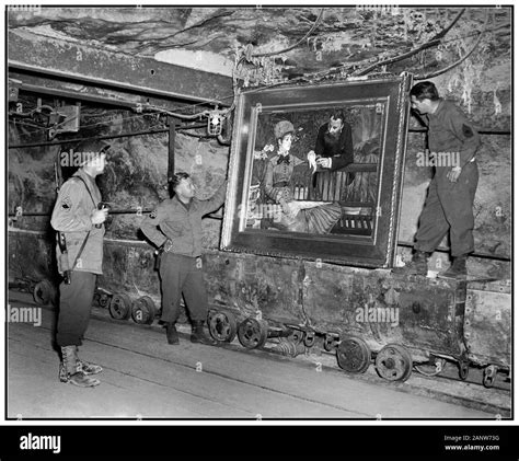 Looted by french Black and White Stock Photos & Images - Alamy