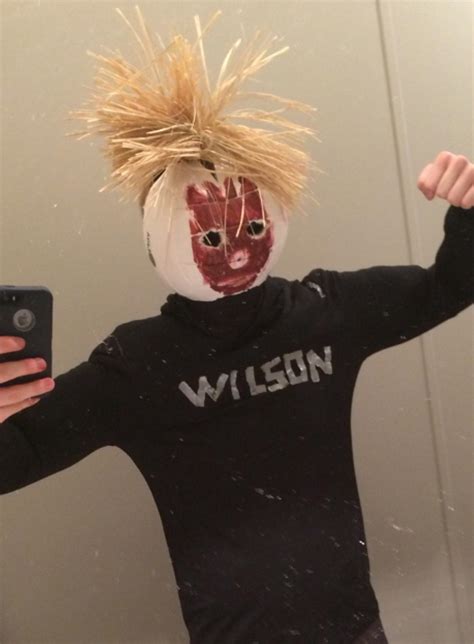 My homemade Wilson costume : pics