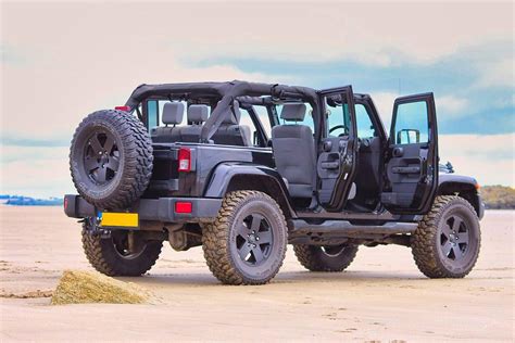 4WD vs. AWD: Pros, Cons & Key Differences - Autostoday