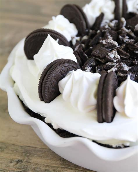 Oreo Pudding Pie Recipe {No Baking Involved} | Lil' Luna