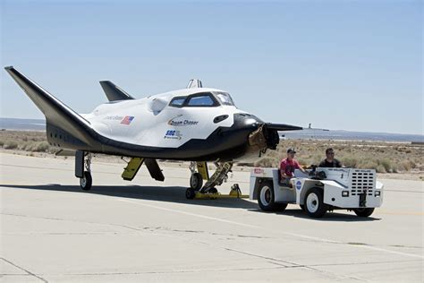 Dream Chaser Spacecraft May Be Used For Hubble Repair Mission ...