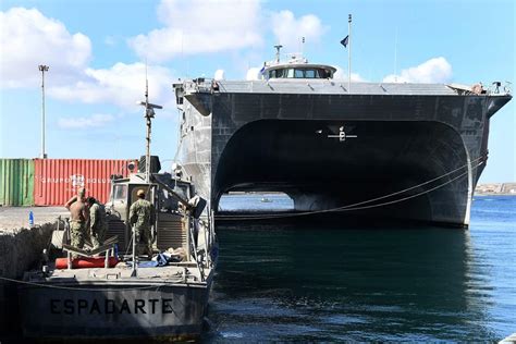 U.S. Navy newest expeditionary fast transport ship completed acceptance ...