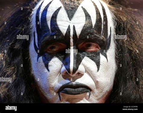 Kiss band member gene simmons hi-res stock photography and images - Alamy