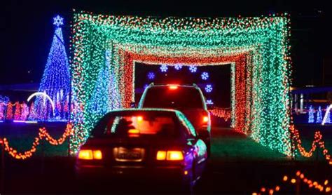 The Best US Holiday Light Shows to Drive Through This Year - headlights.com