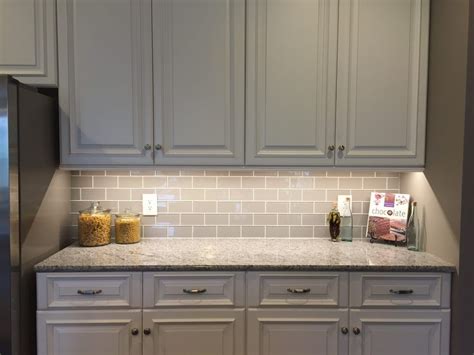 30+ Large Tile Kitchen Backsplash Ideas - DECOOMO