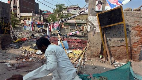 Delhi riots: Anger as judge critical of violence removed - BBC News