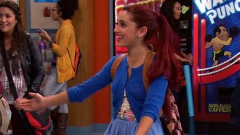 Floral shirt worn by Cat Valentine (Ariana Grande) in Victorious TV ...