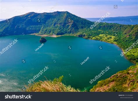 Vulcan Point Island Crater Lake Taal Stock Photo 1512526661 | Shutterstock