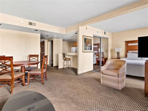 Las Vegas Hotels with Kitchen | Rooms | Carriage House Las Vegas