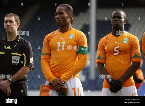 Ivory coasts didier cheick tiote line up the game hi-res stock photography and images - Alamy