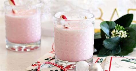 9 Refreshing Peppermint Cocktails: Perfect for Holiday Cheer