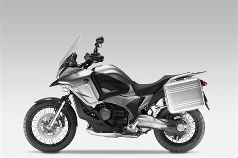 Honda announces new V4 adventure sports tourer - the Crosstourer