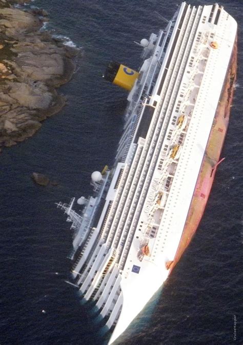 33 jaw dropping photos of the costa concordia disaster – Artofit