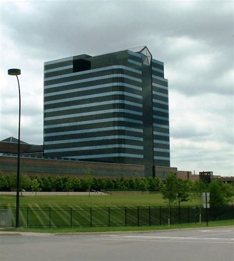 Chrysler Headquarter building... - FCA Fiat Chrysler Automobiles Office Photo | Glassdoor