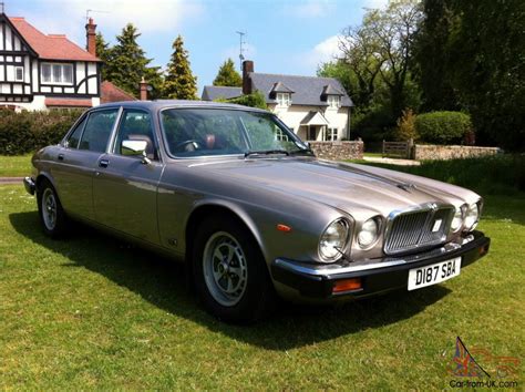 A SUPERB 1987 JAGUAR SOVEREIGN V12 AUTO (XJ12 SERIES 3)