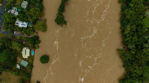 Monsoon trough brings rain to far north Queensland - ABC listen