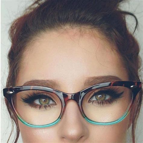 7 Dicas de Maquiagem para quem usa Óculos - Chuva de Ideias Cute Glasses, New Glasses, Cat Eye ...