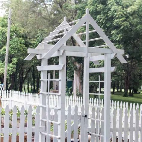 DIY Arbor Plans - Farmhouse on Boone