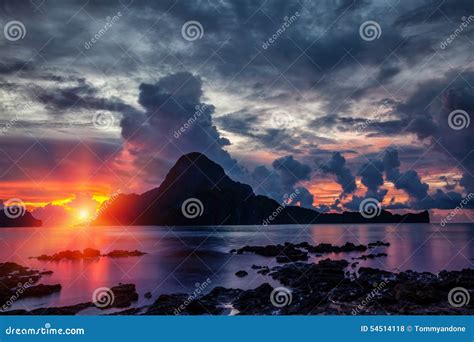 Stunning Sunset Scenery in El Nido, Philippines Stock Photo - Image of orange, coast: 54514118