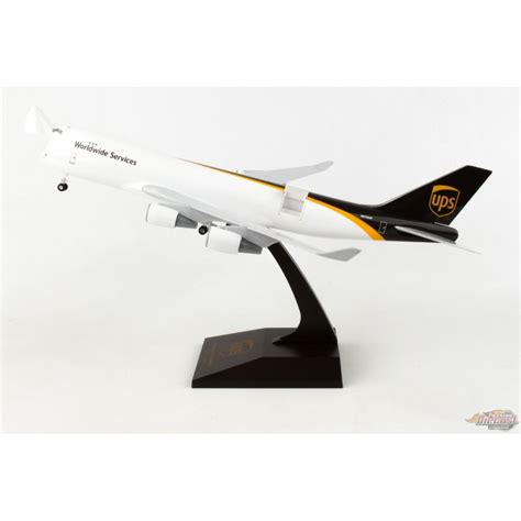 UPS Boeing 747-400F with gear and opening - N570UP / Skymarks 1:200 ...