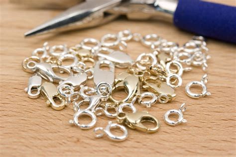 Your Guide to the Different Types of Jewellery Clasps - Part 1 | The Bench