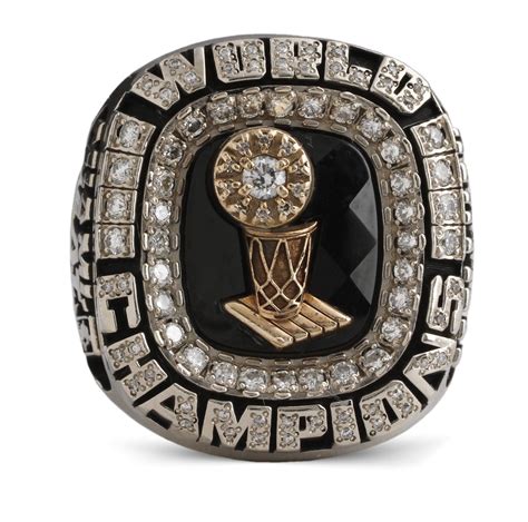 Lot Detail - Miami Heat 2006 NBA Championship Ring