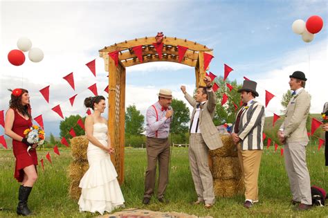 Circus Themed Wedding: The Unique and Unexpected Elements | Lucky Penny ...