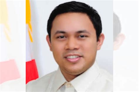 Villar leads in latest senatorial surveys - Journalnews