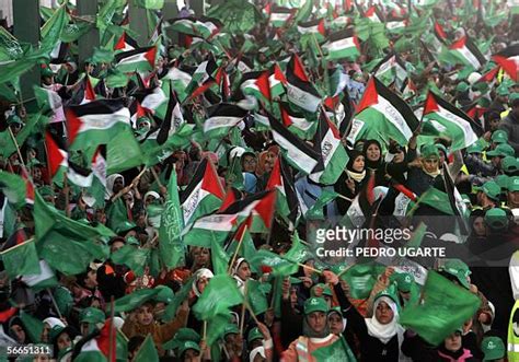 Hamas Flag Photos and Premium High Res Pictures - Getty Images