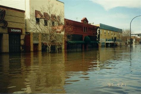 1997 Red River of the North flooding in downtown Grand Forks, North Dakota Was stationed here ...