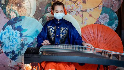 The Fascinating Guzheng Instrument and Its Origins - Folkstrings.com