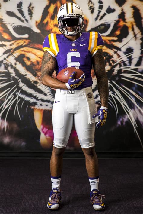 LSU to wear white helmets and pants with purple jerseys. : r/CFB