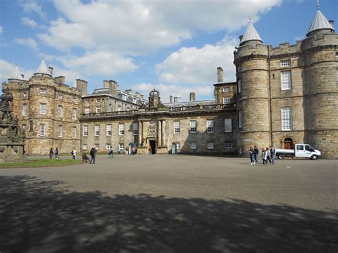 Holyrood Palace - Edinburgh | Holyrood palace, Holyrood, Edinburgh