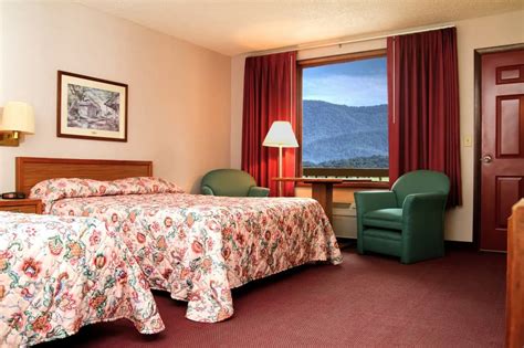 Highland Manor Inn Townsend TN Smoky Mountain Lodging