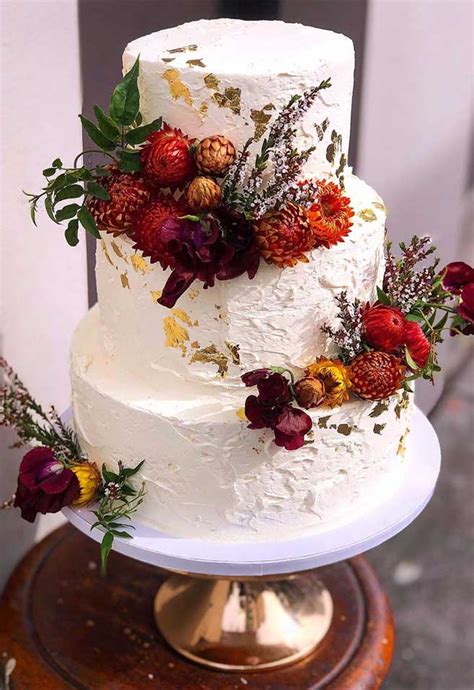 The Prettiest & Unique Wedding Cakes We’ve Ever Seen