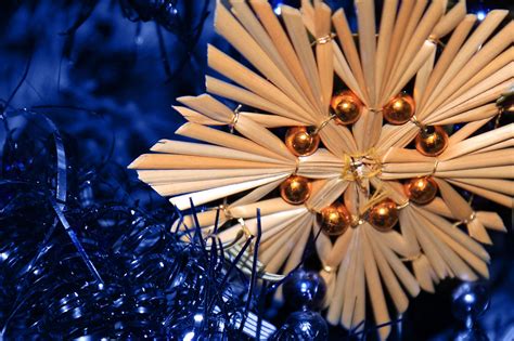 Christmas | Free Stock Photo | A straw Christmas star decoration | # 9163