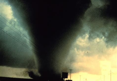 How Tornadoes are Formed - Universe Today