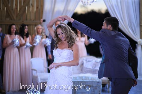 Southern Charm Barn Wedding in Style » Sarasota Wedding Portrait ...