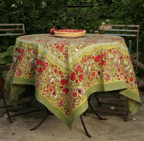 love this! | Green tablecloth, French country tablecloths, Table cloth