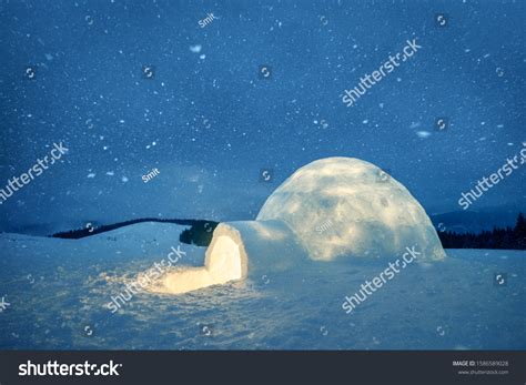 4,470 Igloo Stock Photos, Images & Photography | Shutterstock