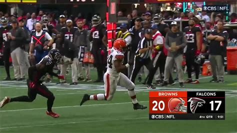 Cleveland Browns running back Nick Chubb escapes to sideline for 28-yard TD run