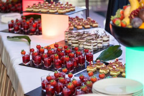 mini-dessert-buffet-after-party - Alejandra Poupel Events