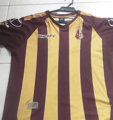 Deportes Tolima Home football shirt 2009.