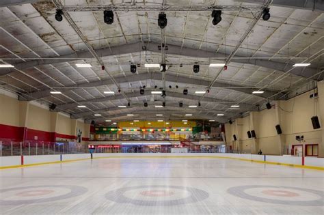 You Can Pretend It's Winter When You Go Skating At The Ice Palace In Hawaii