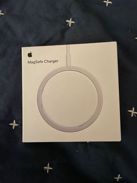 Apple MagSafe, Computers & Tech, Parts & Accessories, Chargers on Carousell